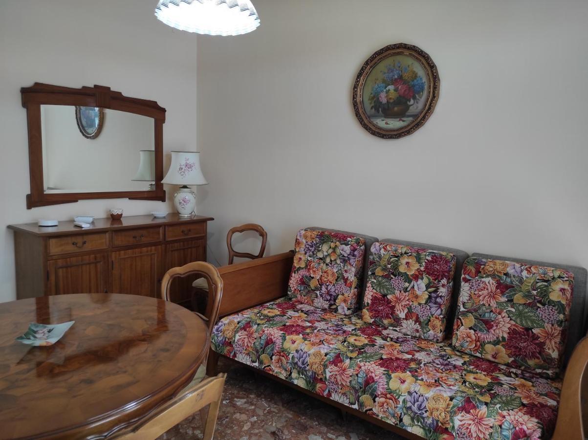 Апартаменты La Colonna Holiday House Лечче Экстерьер фото