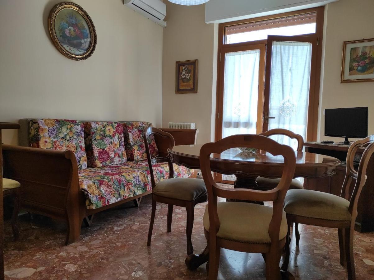 Апартаменты La Colonna Holiday House Лечче Экстерьер фото