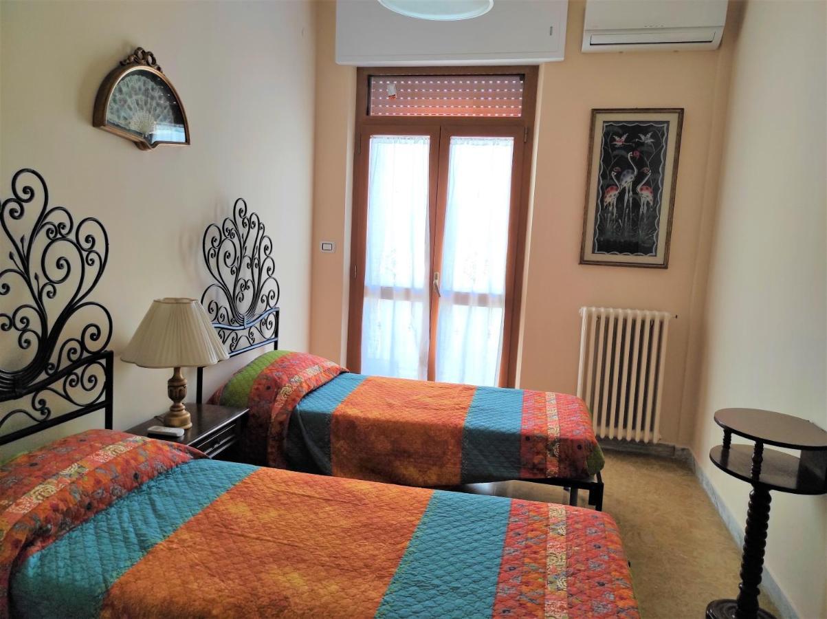 Апартаменты La Colonna Holiday House Лечче Экстерьер фото