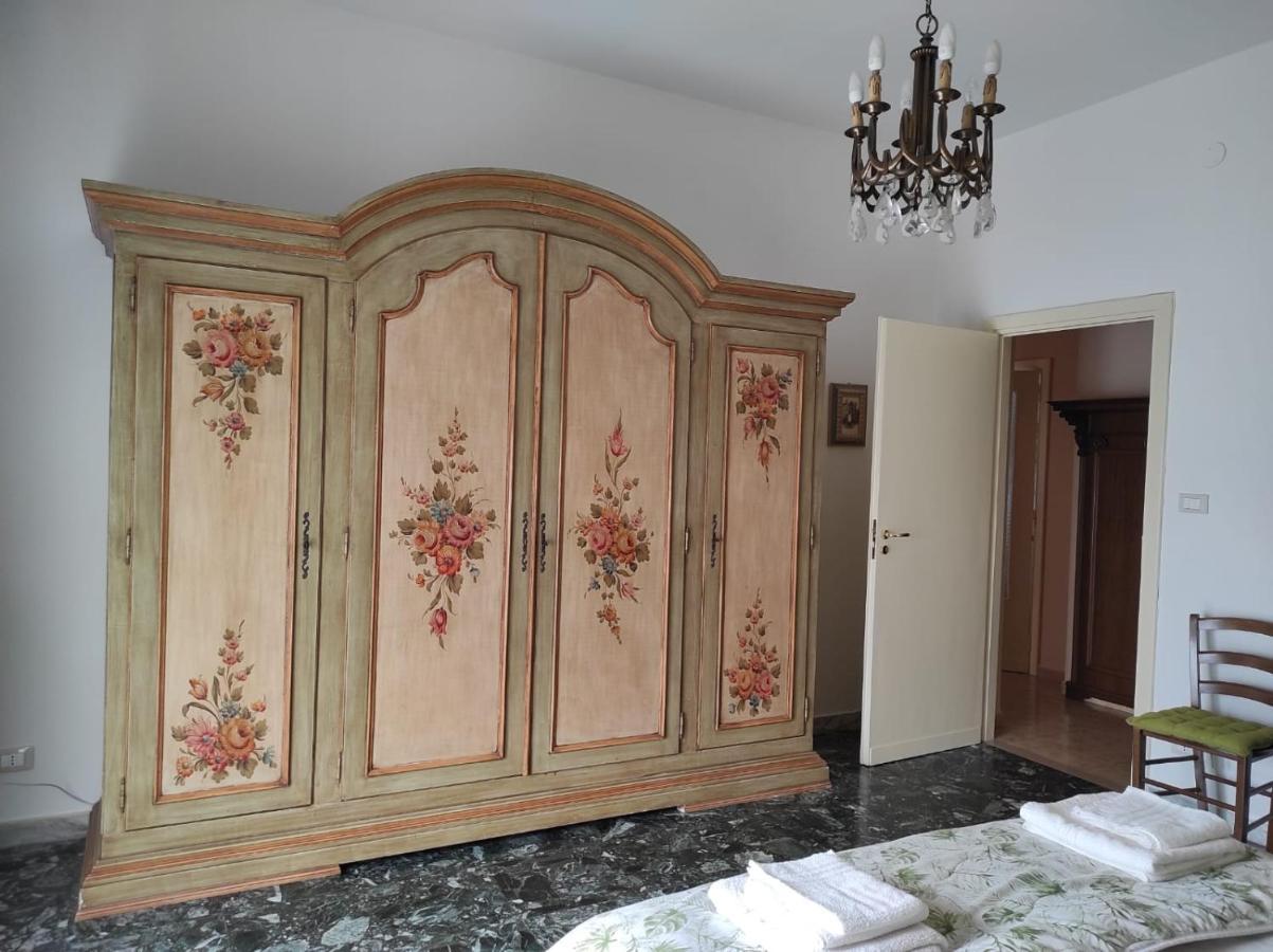 Апартаменты La Colonna Holiday House Лечче Экстерьер фото