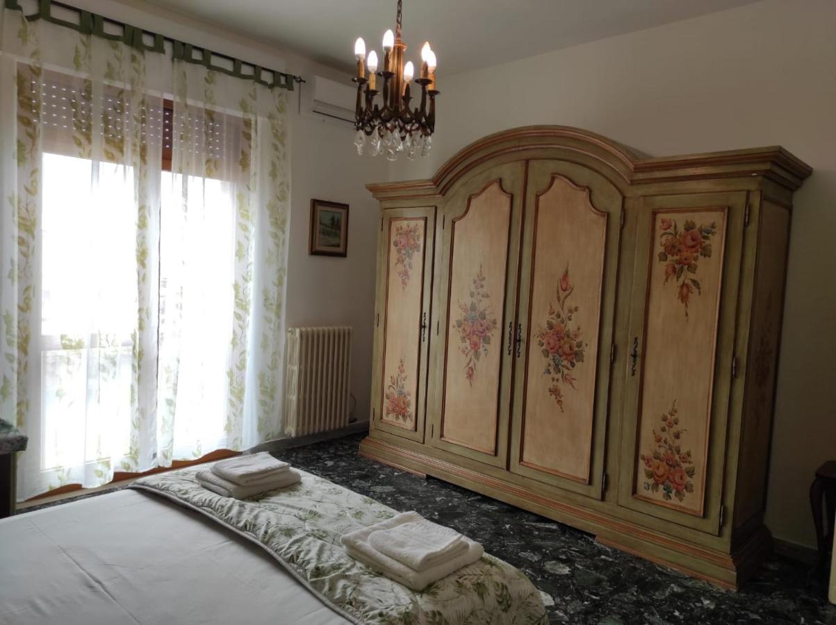 Апартаменты La Colonna Holiday House Лечче Экстерьер фото